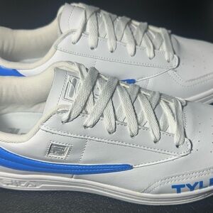 Fila Men's White and Blue Athletic Sneakers